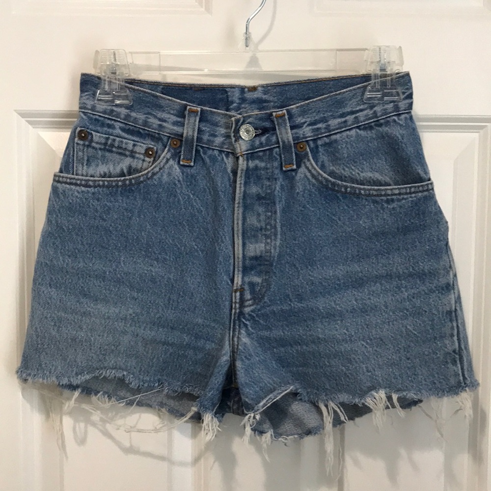 Levi’s cutoffs